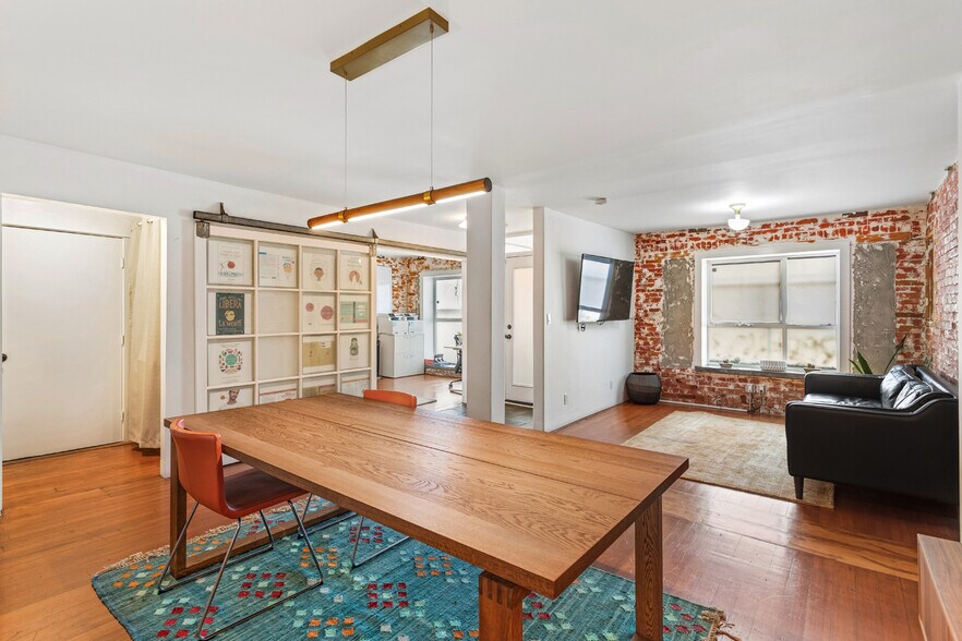 More Photos Of 1322 Innes Pl, Venice Office Residential For Sale