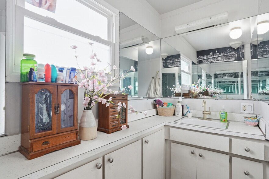 More Photos Of 23589-23593 Van Born Rd, Taylor Freestanding For Sale
