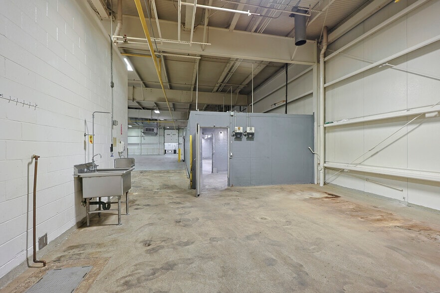 More Photos Of 125 Liberty St, Brockton Manufacturing For Lease