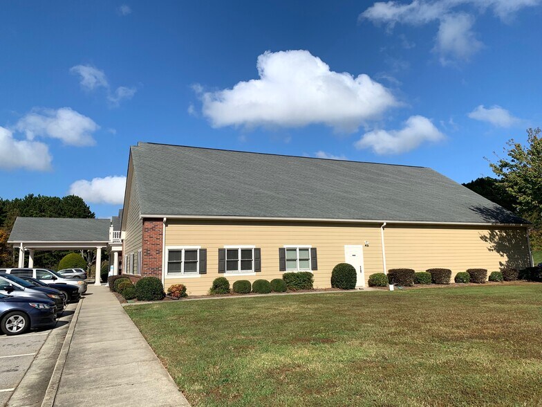 More Photos Of 4224 Fairbanks Dr, Oakwood Assisted Living For Lease