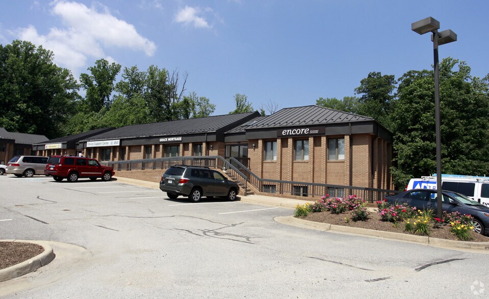 More Photos Of 1364-1376 Old Bridge Rd, Woodbridge Office For Lease