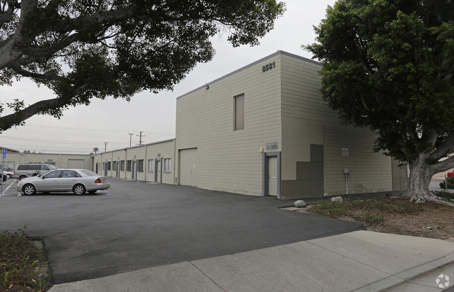 More Photos Of 8521-8581 Roland St, Buena Park Warehouse For Lease