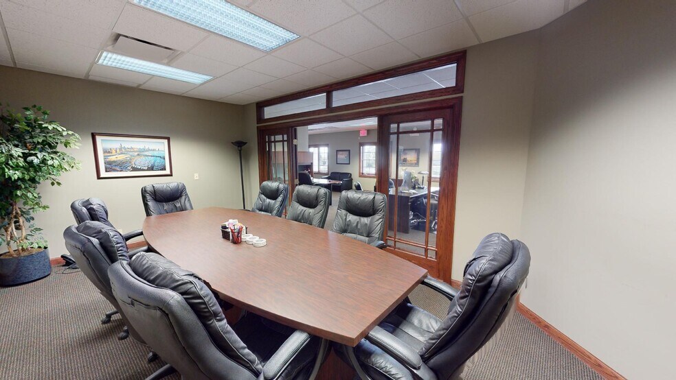 More Photos Of 3 Executive Ct, South Barrington Medical For Lease
