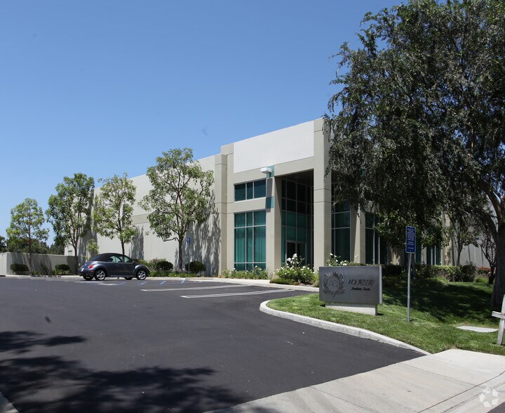Primary Photo Of 331 Science Dr, Moorpark Warehouse For Lease