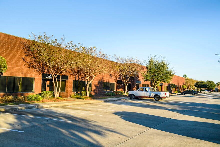 More Photos Of 14141 Airline Hwy, Baton Rouge Light Distribution For Lease