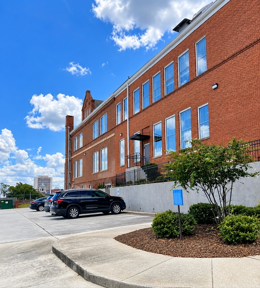 More Photos Of 915 Hill Park, Macon Office For Sale