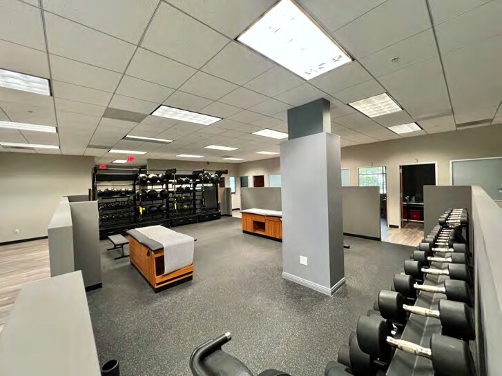 More Photos Of 21060 Centre Pointe Pky, Santa Clarita Medical For Sale