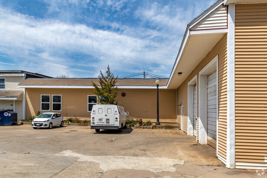 More Photos Of 25 Wareham St, Middleborough Warehouse For Lease