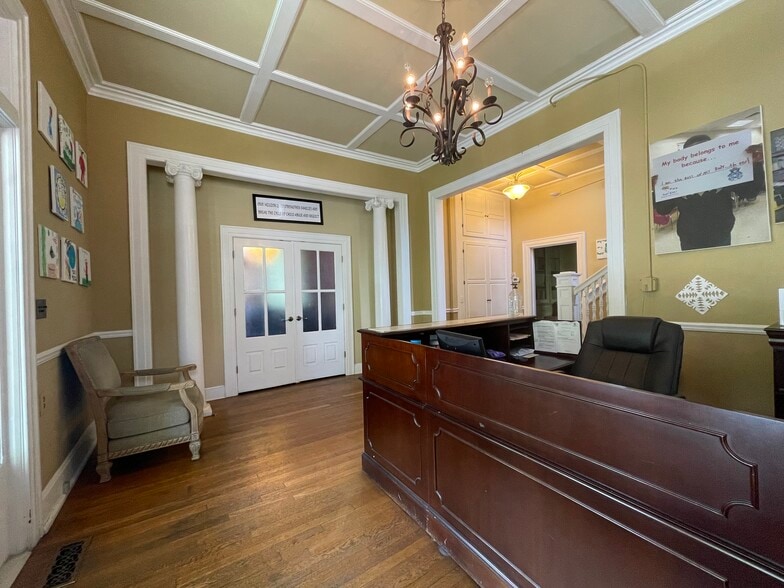 More Photos Of 2300 10th Ct, Birmingham Office Residential For Sale