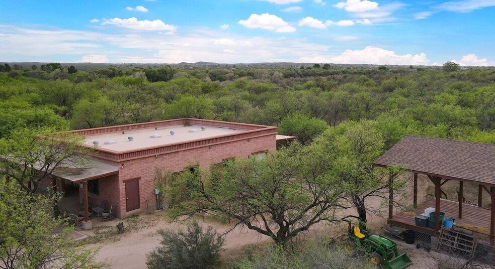 More Photos Of 13105 E Placita Las Avenas, Tucson Horse Stables For Sale