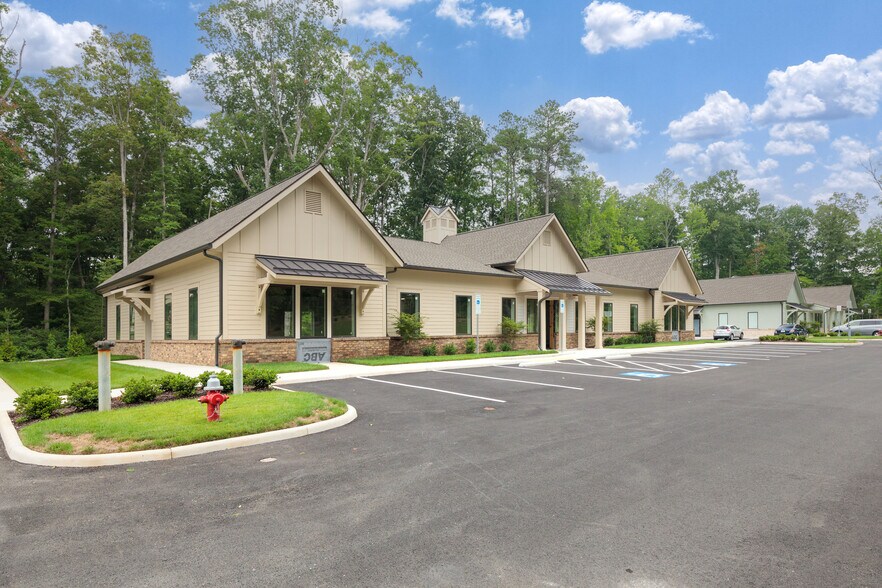 More Photos Of 12868 Patterson Ave, Richmond Office For Sale