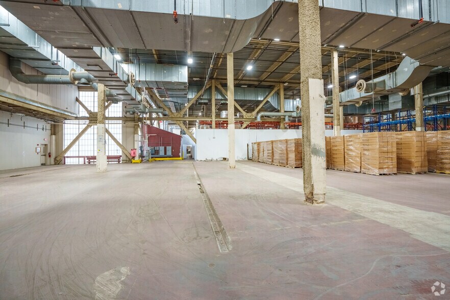 More Photos Of 46 Stafford St, Lawrence Unknown For Lease