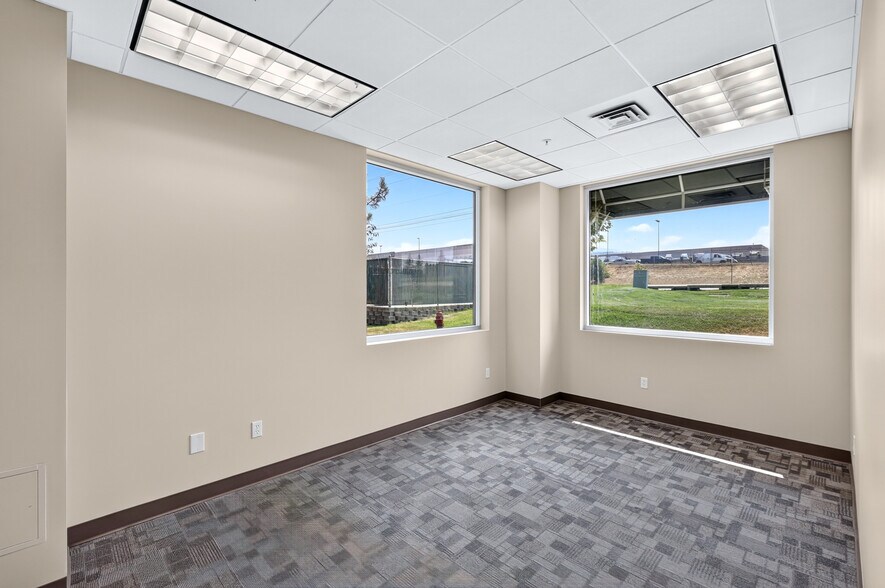 More Photos Of 2208 N Swing Ln, Liberty Lake Medical For Lease