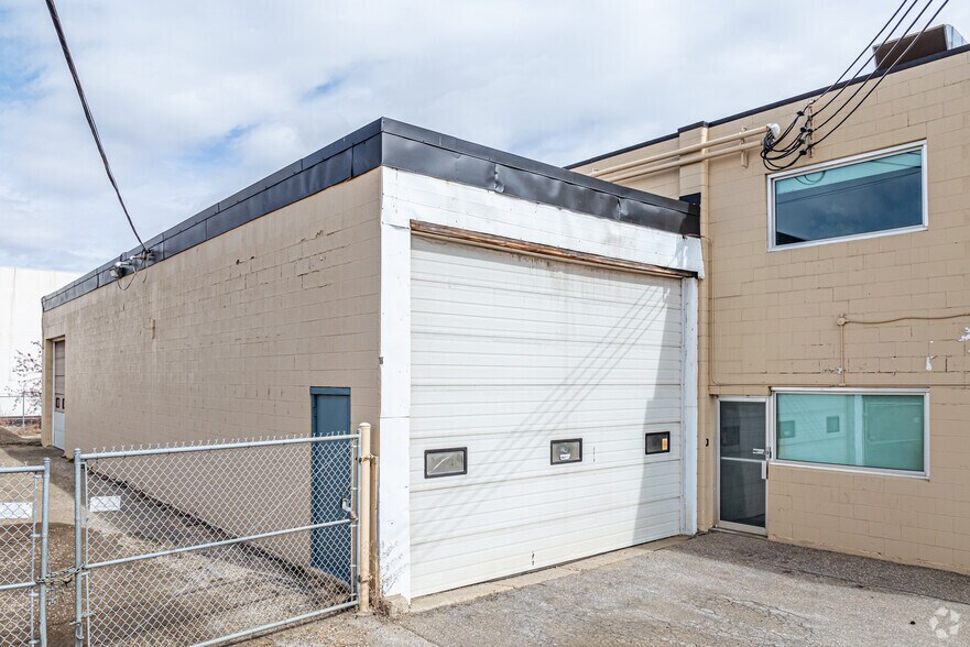 More Photos Of 15712 112 Ave, Edmonton Office For Lease