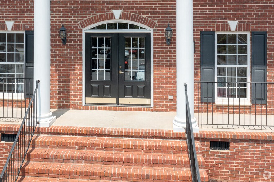 More Photos Of 3453 Pelham Rd, Greenville Office For Lease