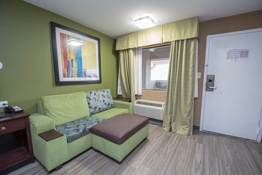 More Photos Of 750 Cobb Place Blvd NW, Kennesaw Hotel For Sale