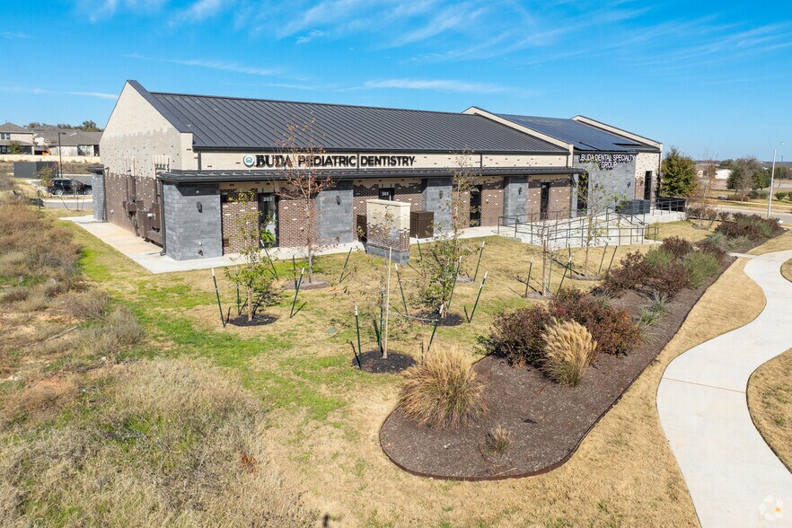 More Photos Of 171 Carpenter Hill Dr, Buda Medical For Lease