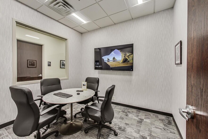 More Photos Of 324 W Touhy Ave, Park Ridge Office For Lease