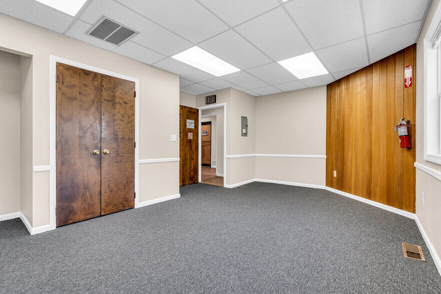 More Photos Of 75 Lacey Rd, Whiting Medical For Lease