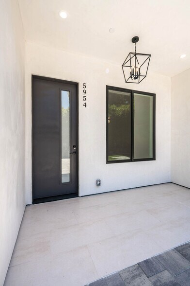 More Photos Of 5954 Simpson Ave, Valley Village Apartments For Sale