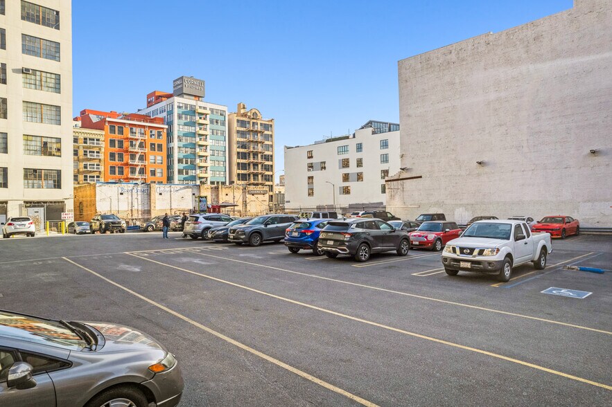 More Photos Of 729-737 S Los Angeles St, Los Angeles Storefront Retail Office For Sale