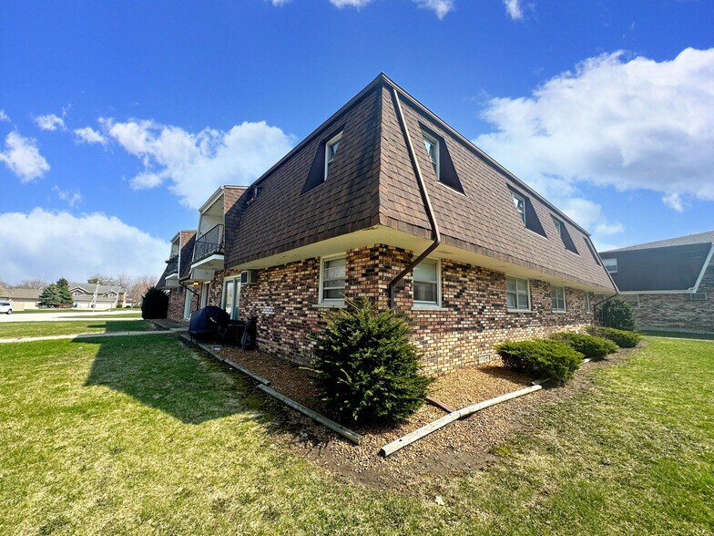 More Photos Of 150 Meadows Rd N, Bourbonnais Apartments For Sale