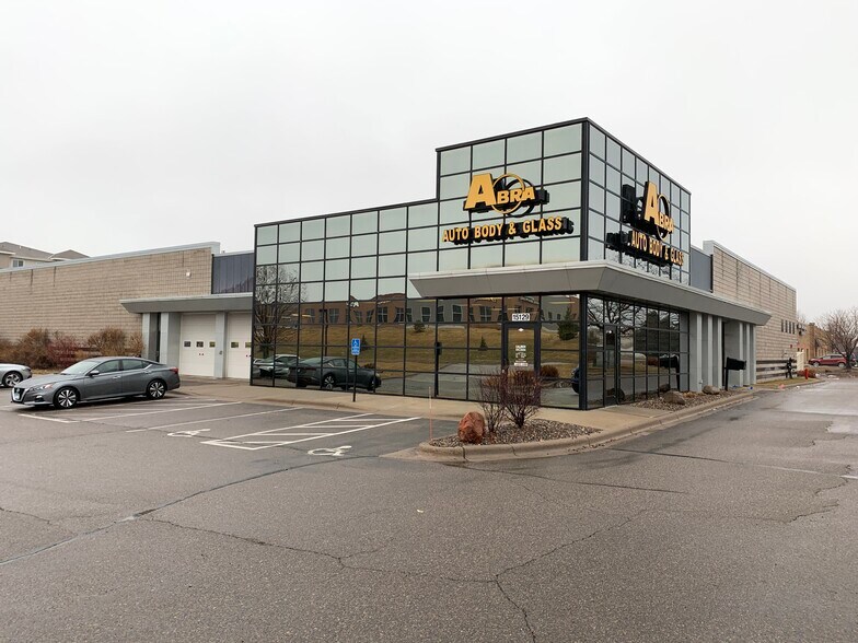 More Photos Of 15129 Foliage Ave, Apple Valley Auto Repair For Sale