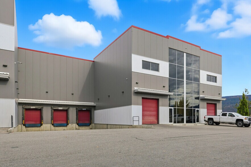 More Photos Of 1965 Pier Mac, Kelowna Warehouse For Sale