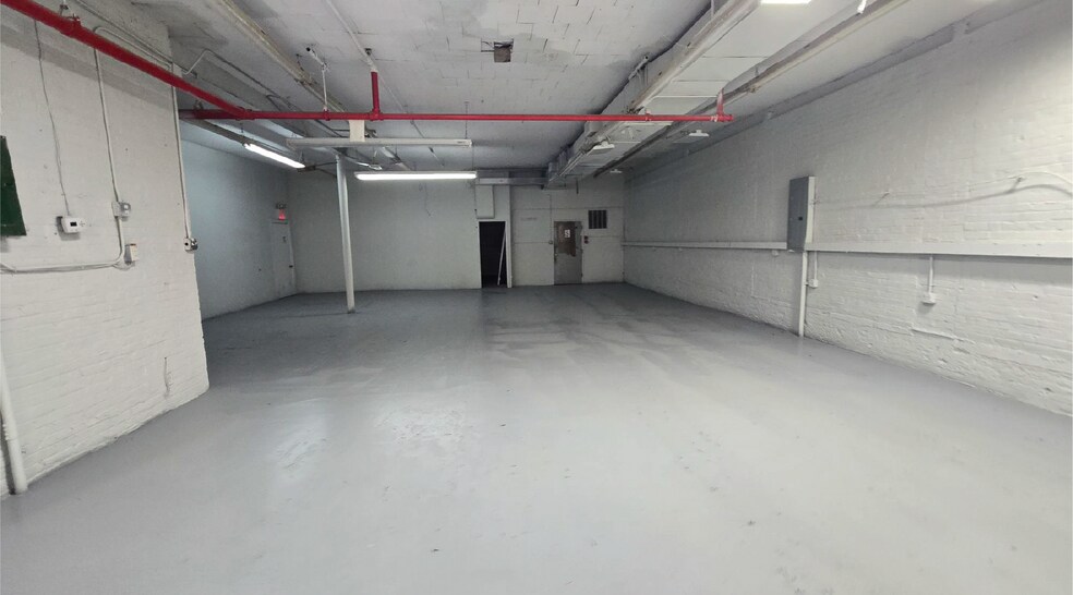 More Photos Of 125 51st St, Brooklyn Warehouse For Lease