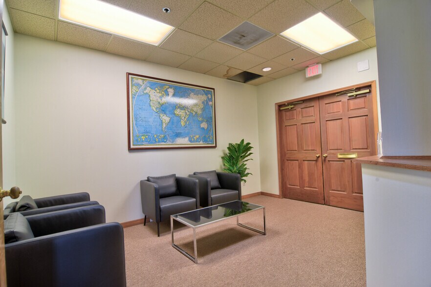 More Photos Of 1150 Cleveland St, Clearwater Office For Lease
