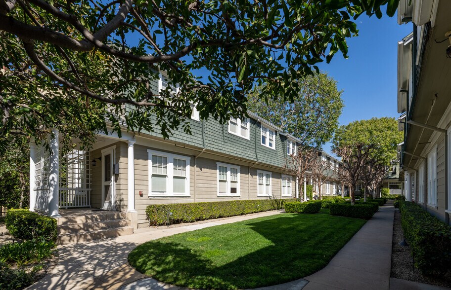 Primary Photo Of 1720-1728 Whitley Ave, Los Angeles Loft Creative Space For Lease