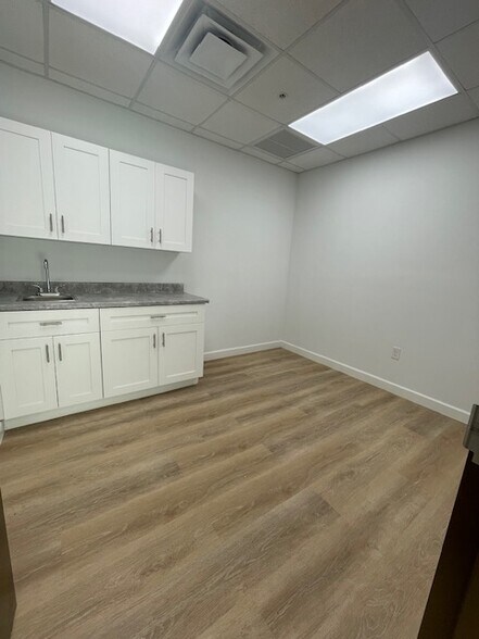 More Photos Of 4900 S University Dr, Davie Unknown For Lease