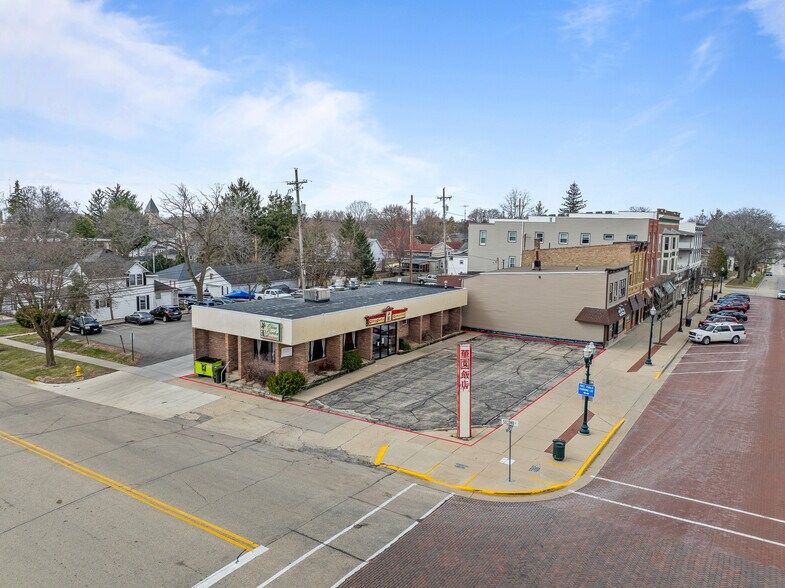 More Photos Of 136 E Walworth Ave, Delavan Restaurant For Sale