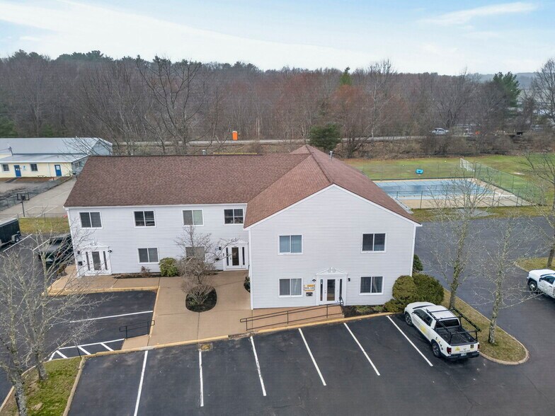 More Photos Of 24 Stickney Ter, Hampton Office For Sale