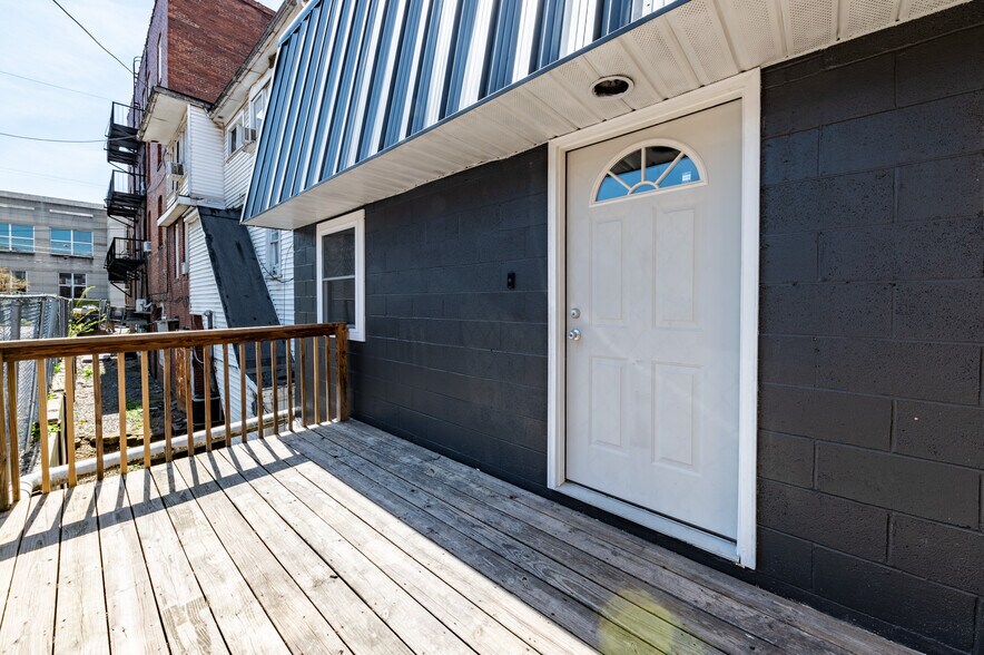 More Photos Of 231 Walnut St, Morgantown Office For Sale