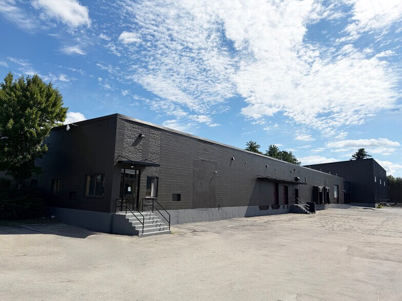 More Photos Of 8 State St, Nashua Warehouse For Lease