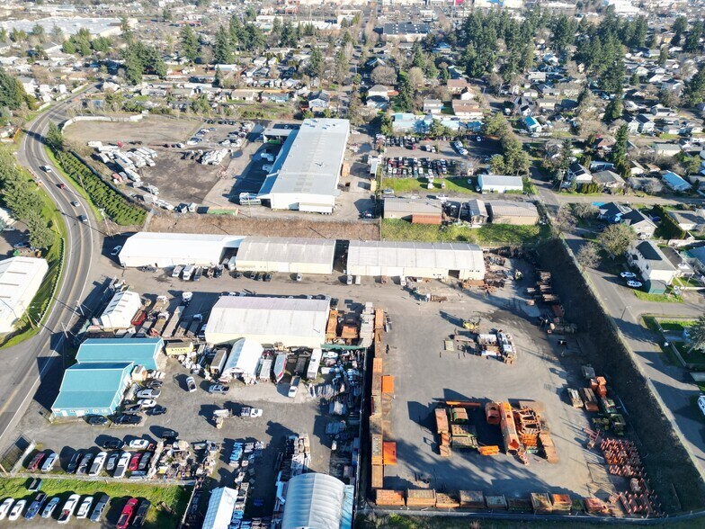 More Photos Of 7410 SE Johnson Creek Blvd, Portland Warehouse For Lease