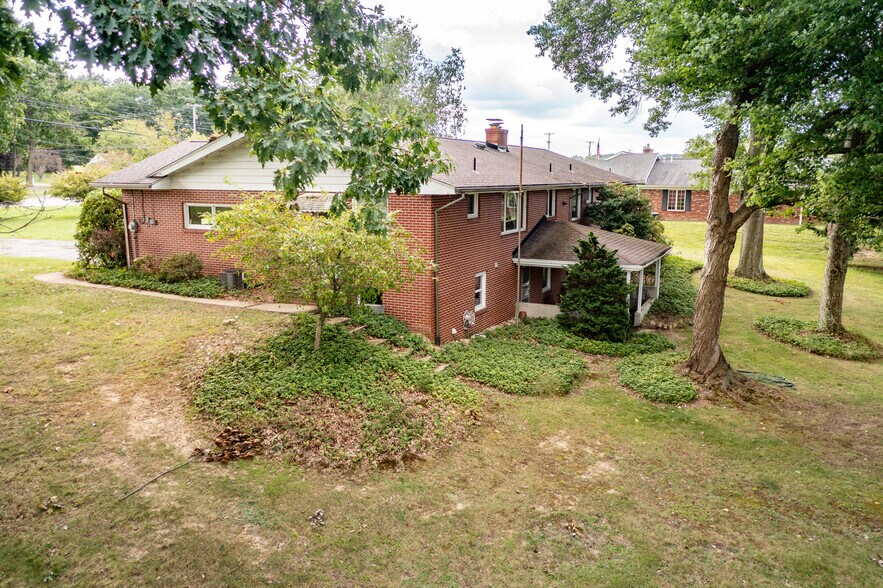 More Photos Of 519 N Hermitage Rd, Hermitage Office Residential For Sale