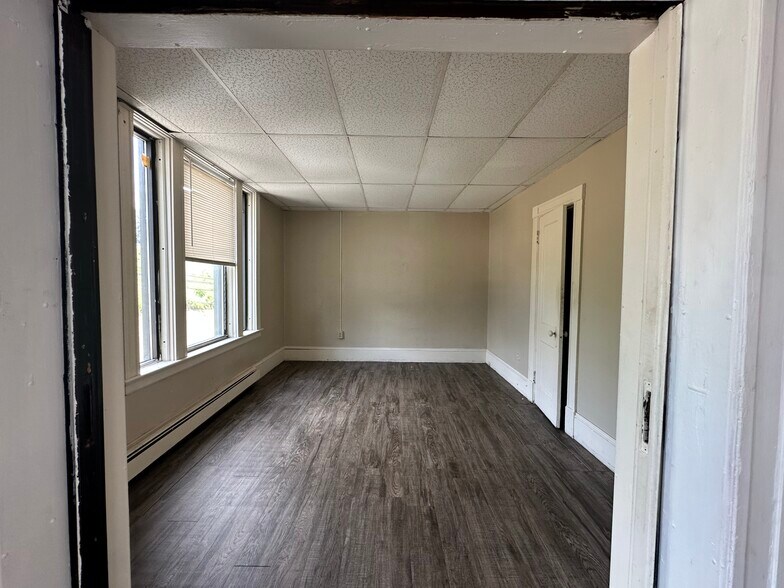 More Photos Of 197 S Leonard St, Waterbury Apartments For Sale