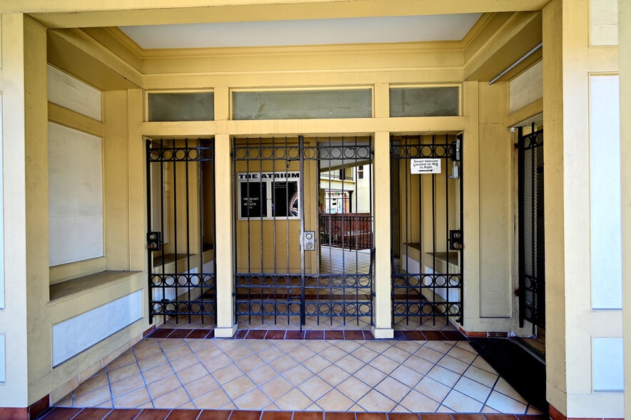 More Photos Of 723 S Charles St, Baltimore Office Residential For Sale