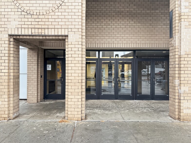 More Photos Of 118-35 Queens Blvd, Forest Hills Coworking Space