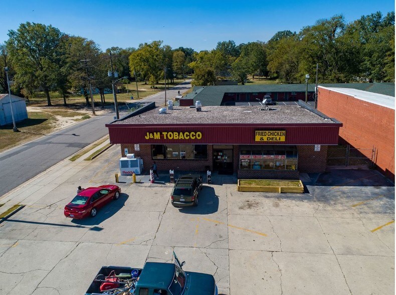 More Photos Of 315 N Eastern Blvd, Fayetteville Convenience Store For Sale