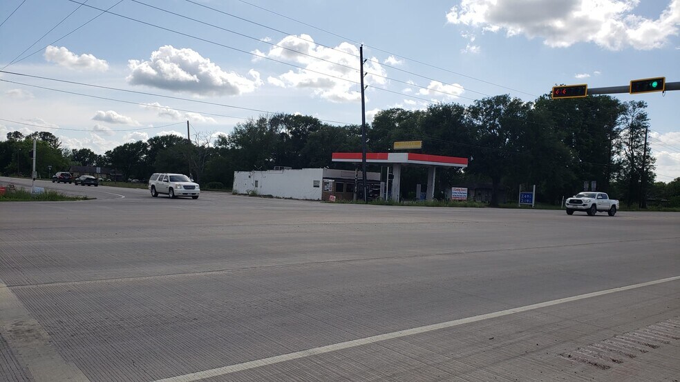 More Photos Of 15518 Highway 36, Needville Service Station For Sale