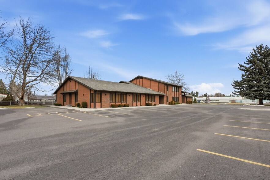 More Photos Of 10103 N Division St, Spokane Office For Lease