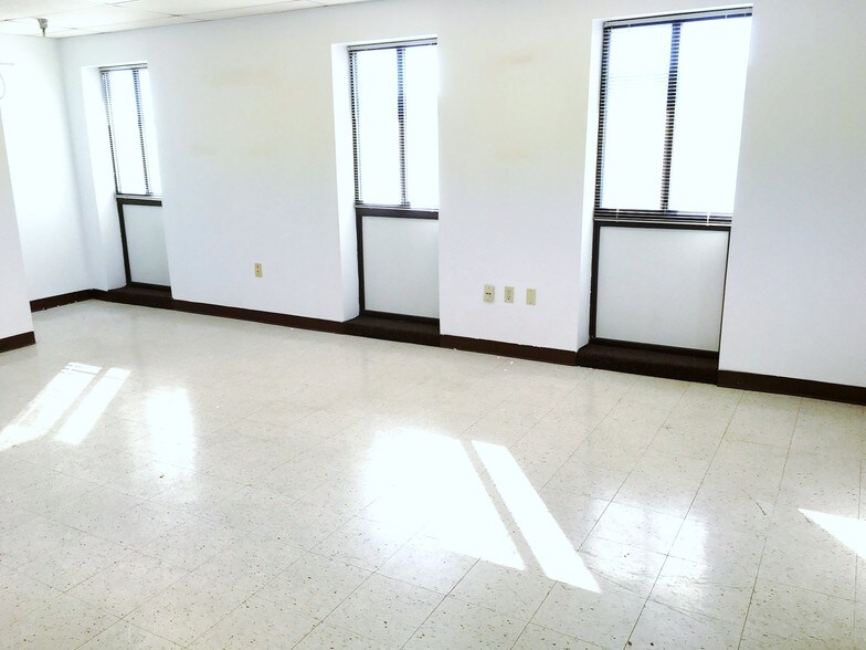 More Photos Of 5714 Industry Ln, Frederick Warehouse For Lease