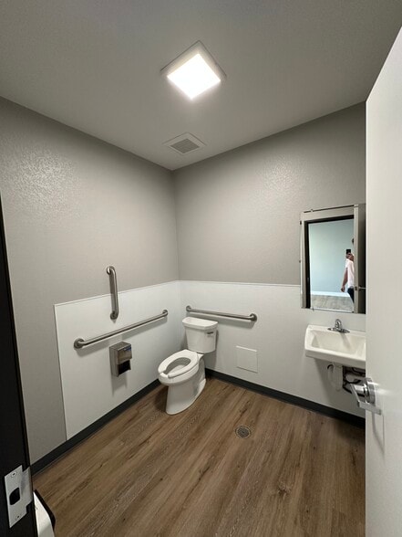 More Photos Of 11215 Washington St, Northglenn Freestanding For Sale