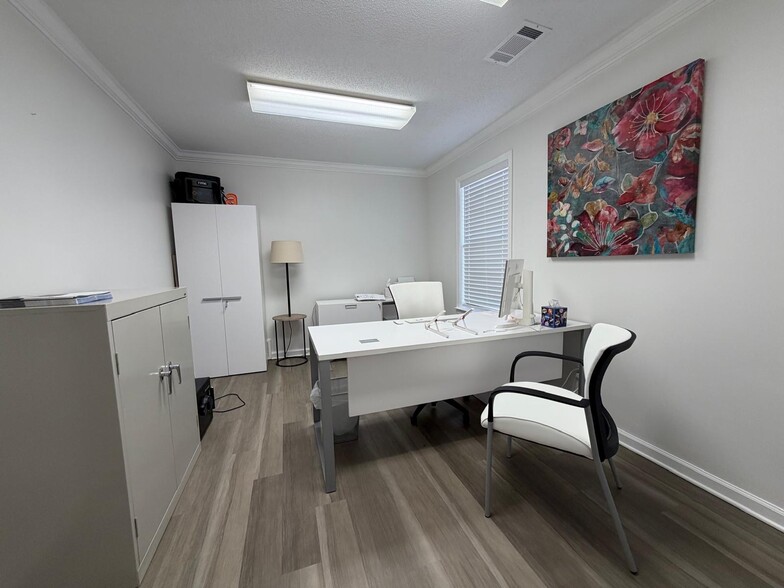 More Photos Of 311 Poplar View Ln W, Collierville Office For Lease