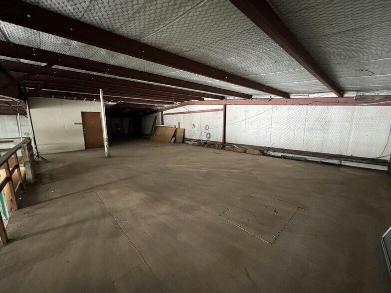 More Photos Of 1974 US Hwy 90, Seguin Self Storage For Lease