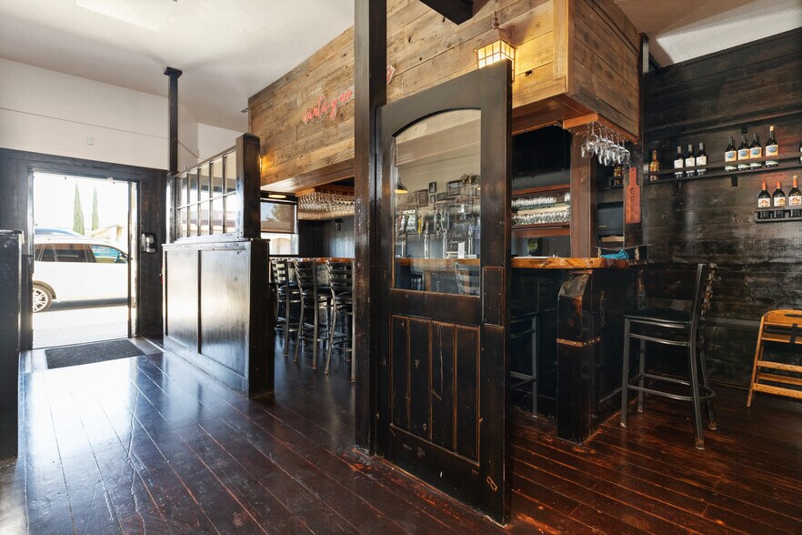 More Photos Of 8501 El Camino Real, Atascadero Restaurant For Sale