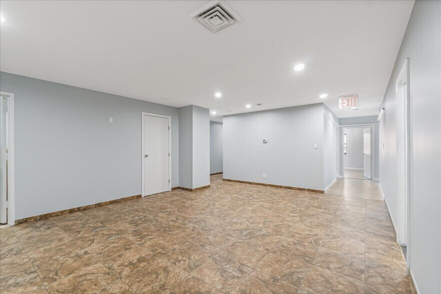 More Photos Of 58-94 Grand Ave, Maspeth Storefront Retail Office For Lease